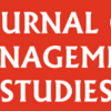 Logo des Journal of Management Studies (Titel weiß auf rotem Hintergrund)